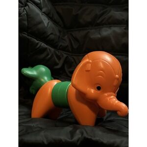 Vtg Tupperware Zoo It Yourself Animal Set Elephant and giraffe TupperToy-1966